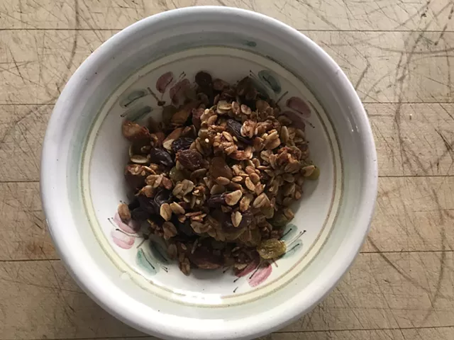 Backdoor Bread granola - SALLY POLLAK ©️ SEVEN DAYS
