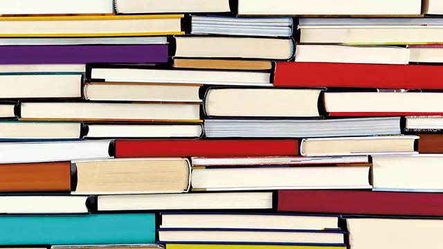 Book Sale - © BJORN HOVDAL | DREAMSTIME-CALENDAR-MAG7-RAVIN.JPG