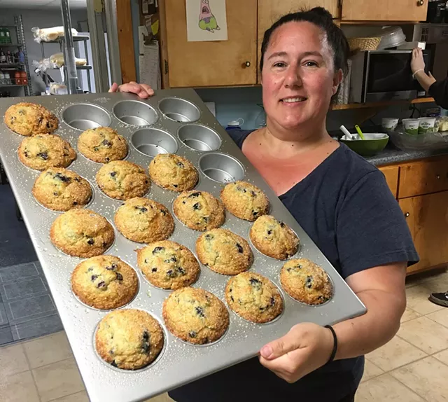 Baker Windy Currier with blueberry muffins at the Willoughby Lake Store - PAULA ROUTLY ©️ SEVEN DAYS