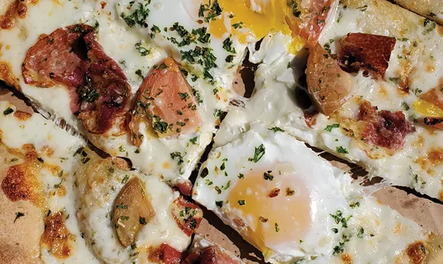 Eggs Benedict flatbread - EMILY HAMILTON ©️ SEVEN DAYS