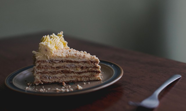 Filipino without rival, made with buttercream, cashew nut meringue and crushed cashew nuts - SARAH PRIESTAP