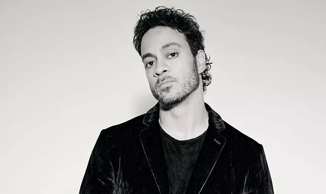 Amos Lee - COURTESY