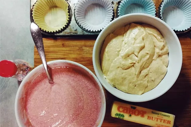 Pink and white batter - SAM SIMON