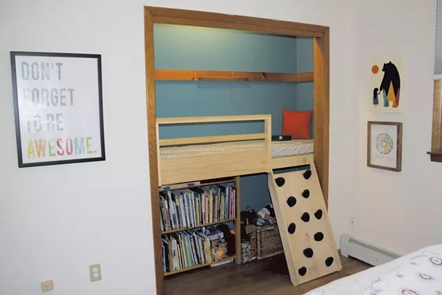 Play loft - MARY ANN LICKTEIG