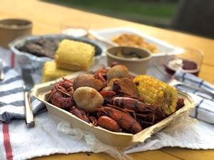 Southern Smoke's Crawfish Broth - FILE: JORDAN BARRY ©️ SEVEN DAYS