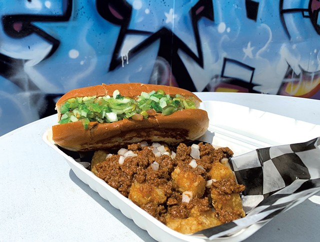 Chicago Dogg and "dirty" tots at Skreet Doggs - MELISSA PASANEN