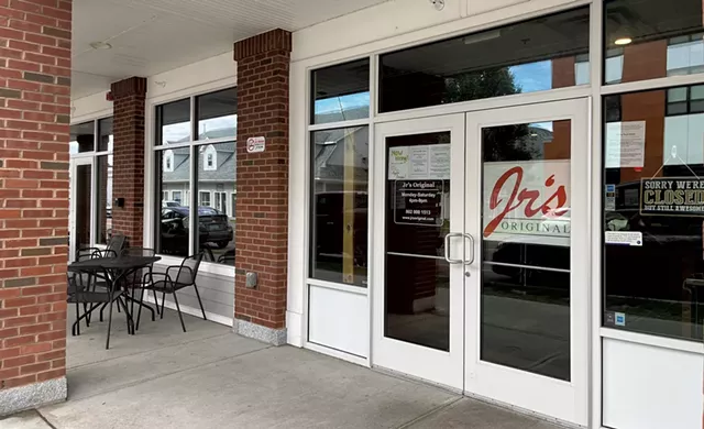 Jr's Original in Winooski - JORDAN BARRY ©️ SEVEN DAYS
