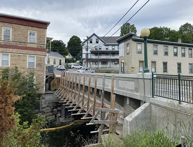 Main Street Bridge in Plainfield - RACHEL HELLMAN ©️ SEVEN DAYS