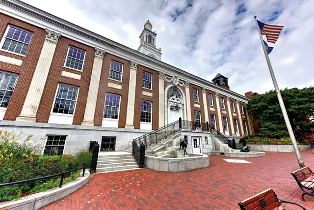 Burlington City Hall's Church Street fountain - DREAMSTIME