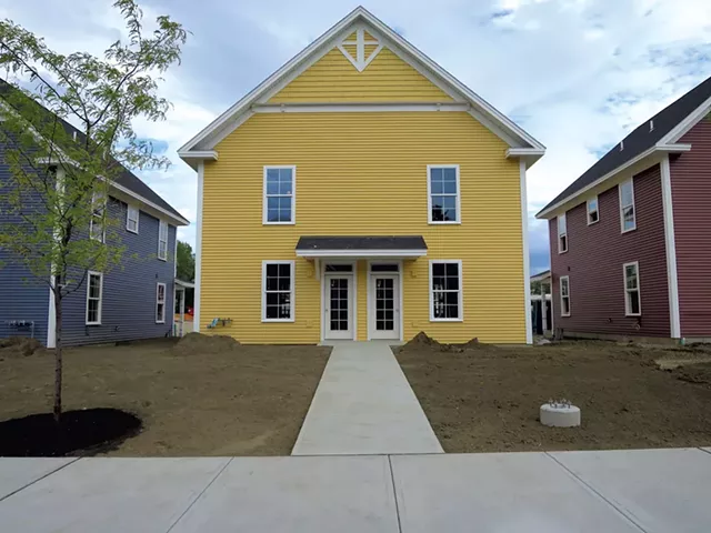 Duplexes at Bayberry Commons look like single-family homes - MATTHEW THORSEN