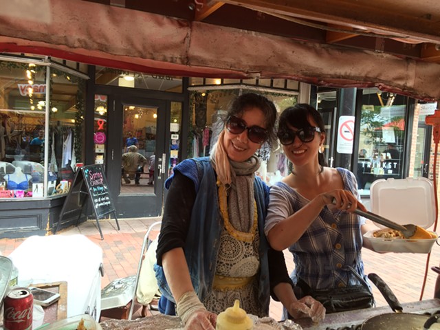 Hong Yu and Lisa Li at Hong's Dumpling Cart - SALLY POLLAK