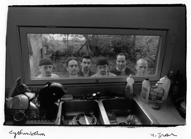 Dysfunkshun - FILE: MATTHEW THORSEN