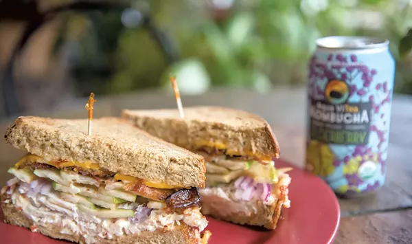 Red Onion Caf&eacute; Draws a Crowd at New Charlotte Home