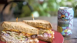 Red Onion Caf&eacute; Draws a Crowd at New Charlotte Home