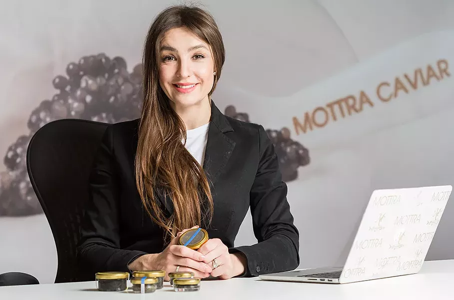 Iveta Sarova Parker - OLIVER PARINI