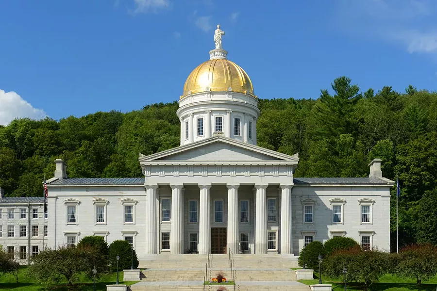 Vermont Statehouse - WANGKUN JIA | DREAMSTIME.COM