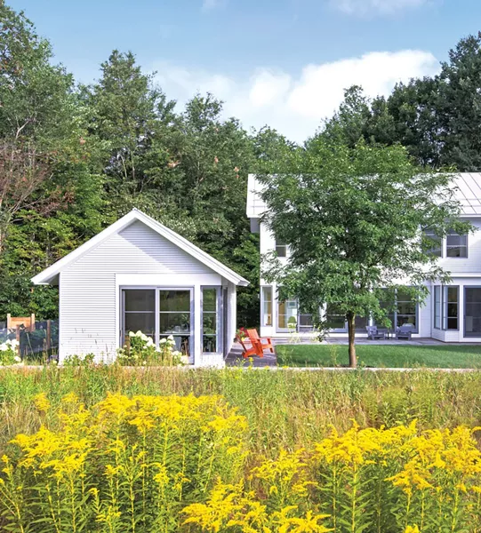 Exterior view of the home - LINDSAY SELIN