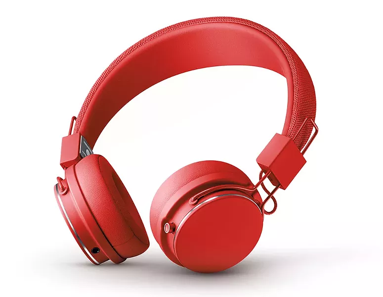 09-listen-headphones.jpg