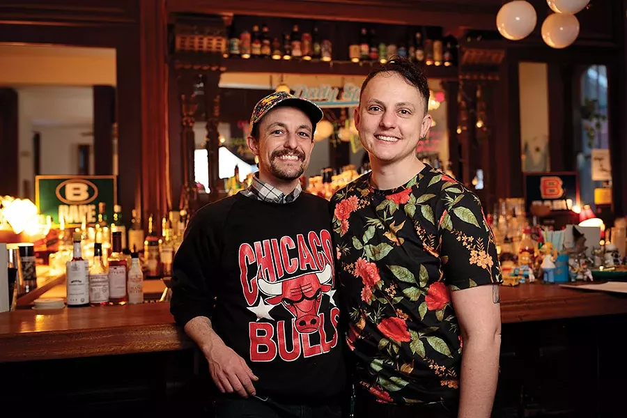Babe's Bar - BEN DEFLORIO