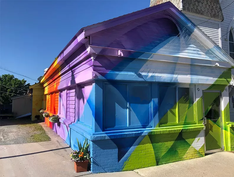 Mural by Hans Schmitter on former diner on Merchants Row in Middlebury - SABINE POUX