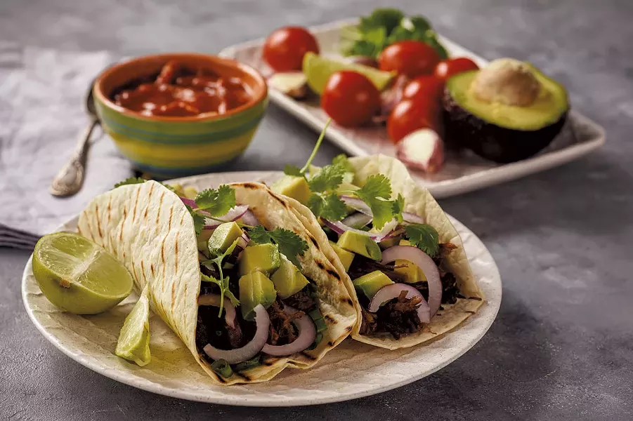 Pulled pork carnitas - © OLEG BANNIKOV | DREAMSTIME.COM