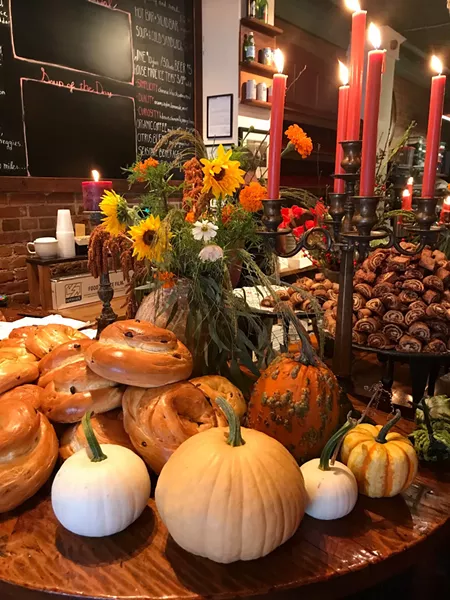 Rosh Hashanah at Stone Soup in 2019 - SALLY POLLAK ©️ SEVEN DAYS