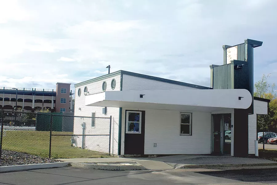The airport building Garnet will use for testing - DEREK BROUWER ©️ SEVEN DAYS