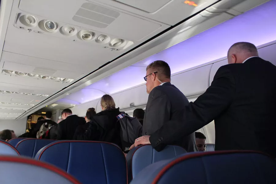 Secret Service agents deplane Bern Force One in Reno, Nevada - PAUL HEINTZ
