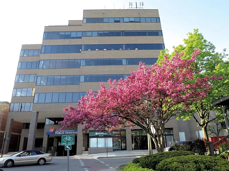 100 Bank Street - MATTHEW THORSEN