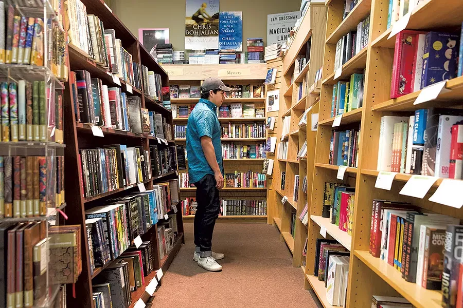Phoenix Books Burlington - FILE: OLIVER PARINI