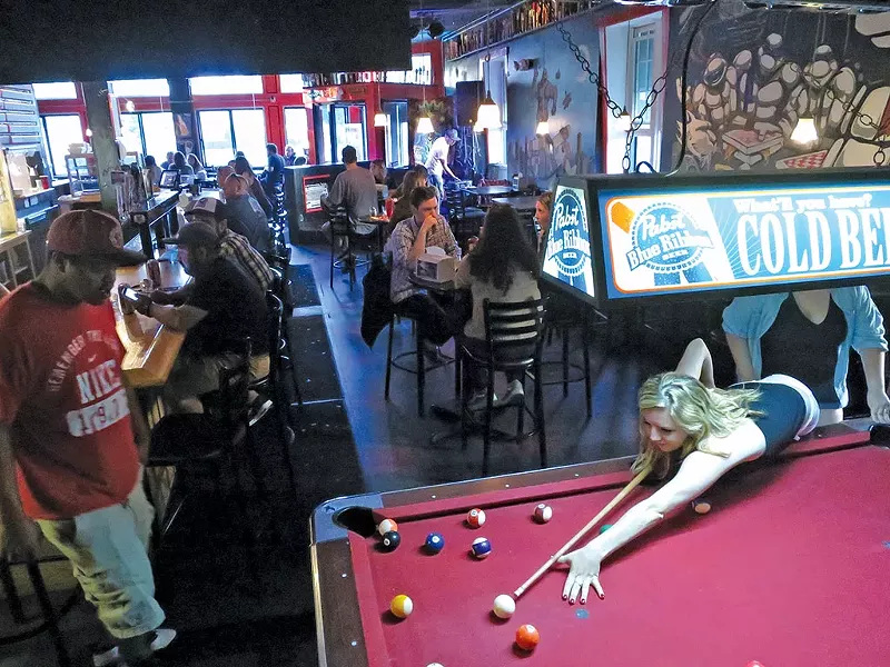 Manhattan Pizza & Pub - MATTHEW THORSEN