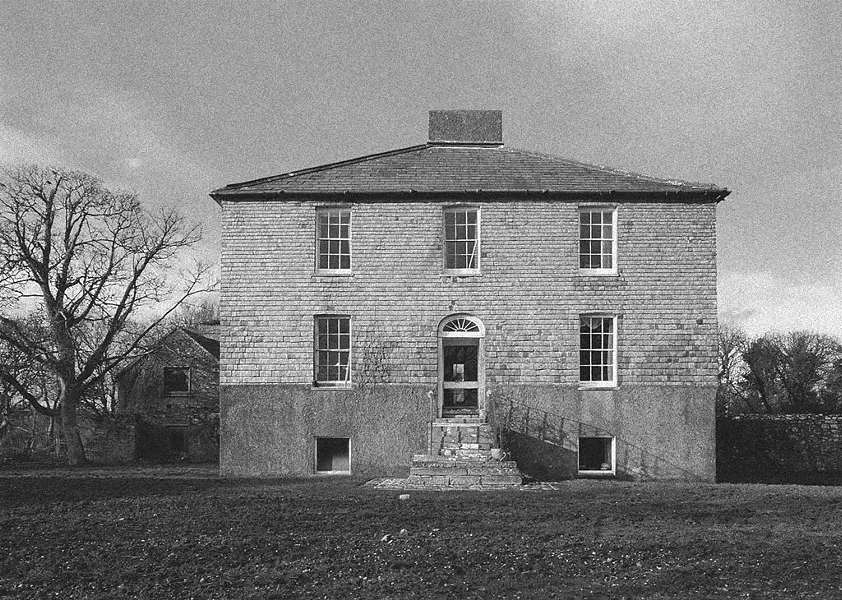 Kilmahon House, the Pearce family home in Shanagarry, Ireland, in the 1960s - COURTESY OF SIMON PEARCE, JOHN SHERMAN & GLENN SUOKKO
