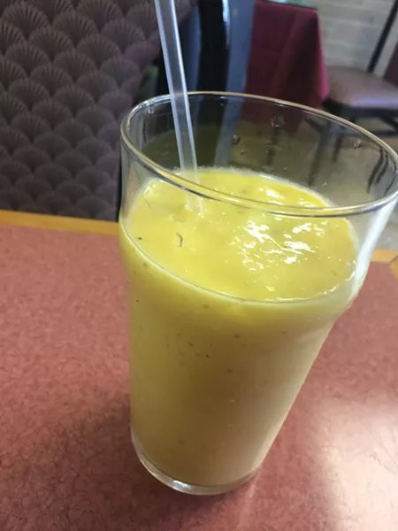 Mango lassi - SUZANNE PODHAIZER