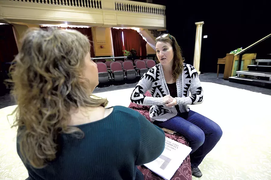 Taryn Noelle (facing), talking with Kathleen Keenan - STEFAN HARD