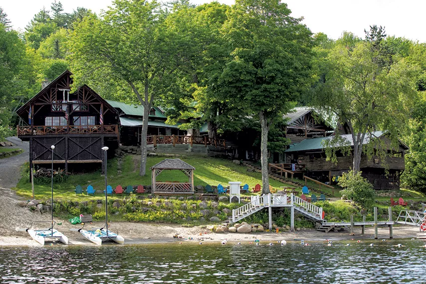 Timberlock waterfront and lodge - SHEM ROOSE