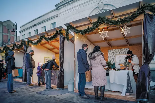 Winter Must-Dos in Vermont: Holiday Markets, Forest Bathing and Snowshoe Tours - Vimarsana News