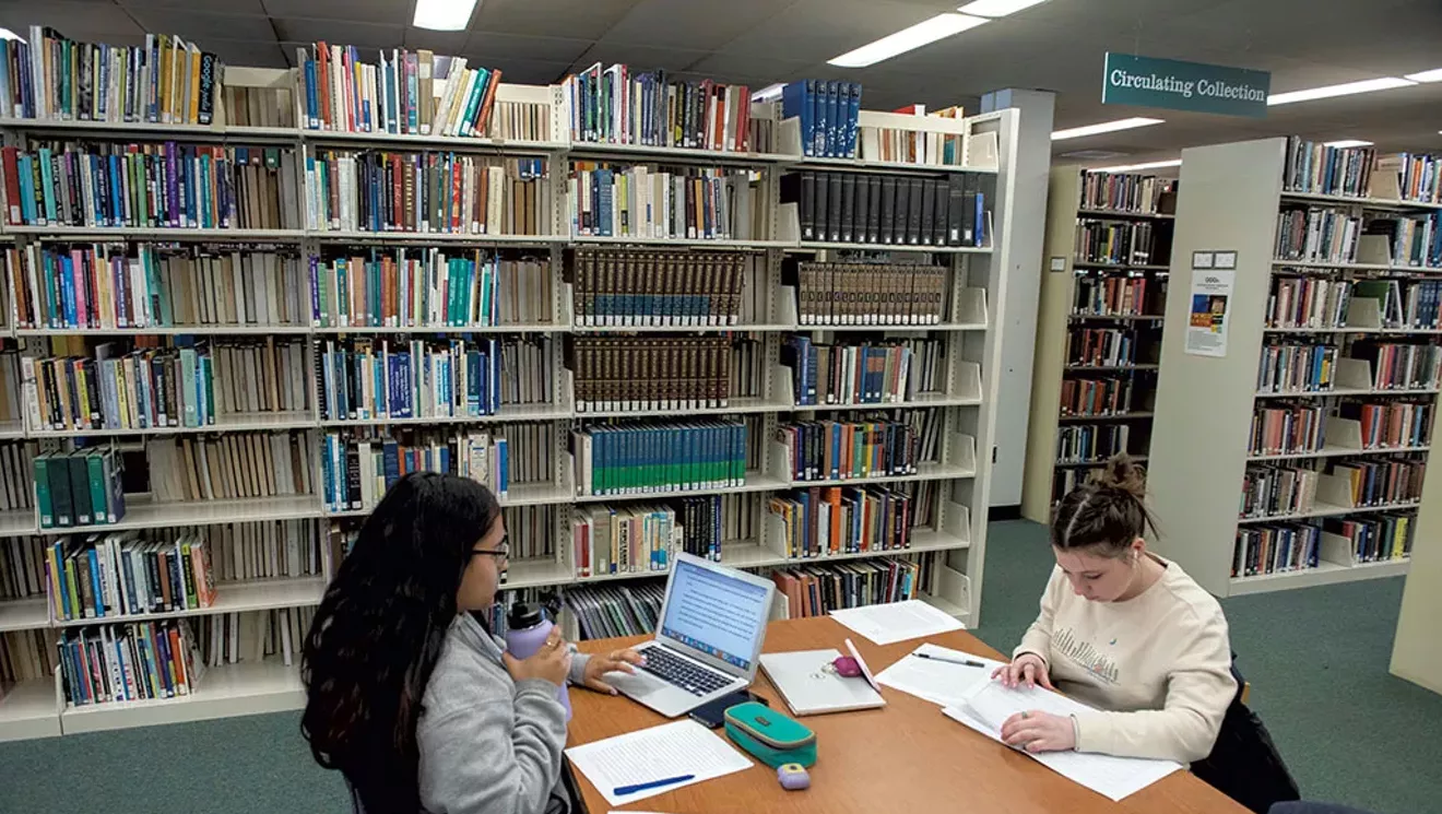 Vermont State Colleges Staff, Students Protest the Plan to Eliminate Librarians, Books - Vimarsana News