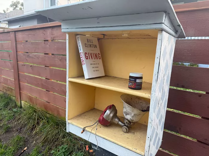 Slog AM: ICE Detained 5-Year-Old Near Minneapolis, Chicago Children’s Hospital Pauses Trans Care, Anti-ICE Protester Arrested for Disrupting Church Service