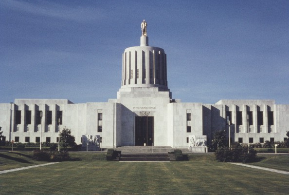 Oregons state capitol is kinda cute!