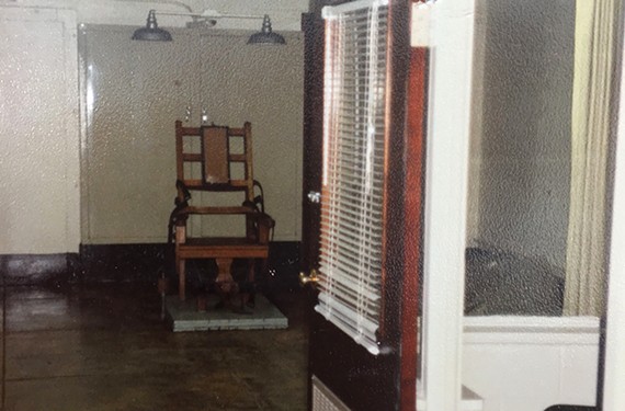 Death chamber and witness room, Virginia State Penitentiary, 1980s.