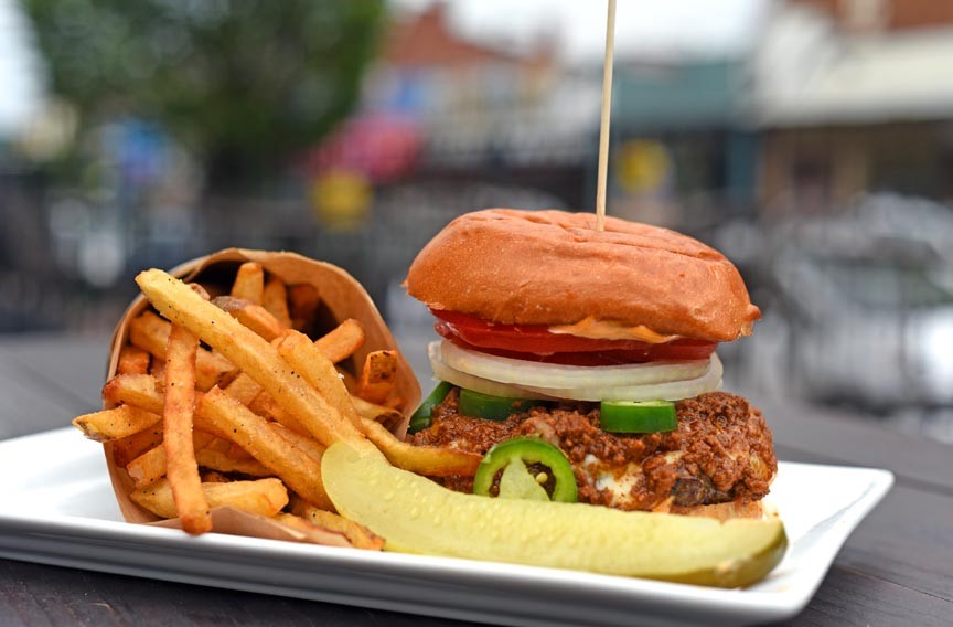 Food Review: Citizen Burger Bar Is a Worthy Contender for America's  Favorite Meal | Food and Drink | Style Weekly - Richmond, VA local news,  arts, and events.