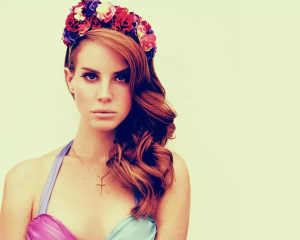 A little Lana Del Ray floral crown inspo