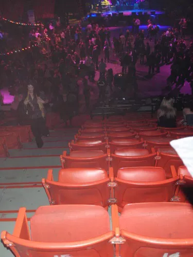 If this was a high school dance, this is where Id go to make out. If this was a high school dance, this is where Id go to make out.