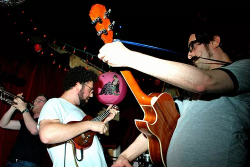 Neutral Uke Hotel @ The Painted Lady Neutral Uke Hotel @ The Painted Lady