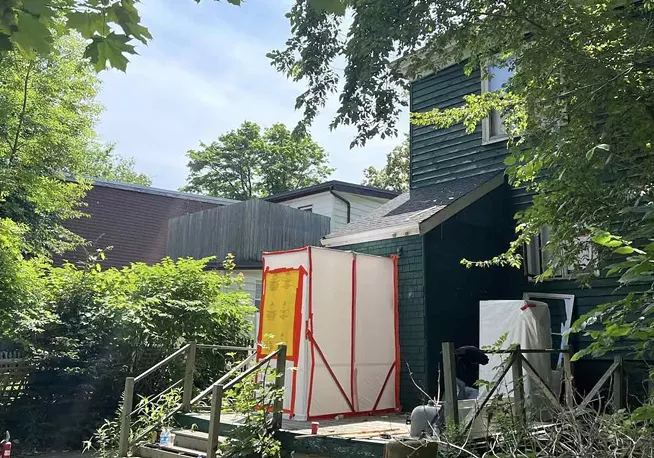 Asbestos saves 19th century house from demolition by Dalhousie—for now