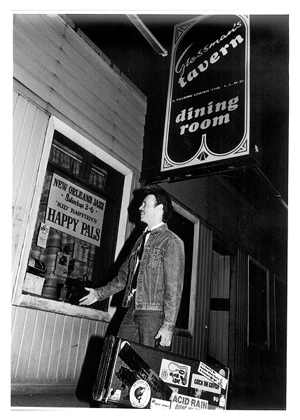 Morgan Davis in a snapshot from the early 1980s, preparing to perform at Toronto’s legendary Grossman’s Tavern—one of the city’s longest-running live-music venues, which opened in 1943 and fostered the careers of acts from Jeff Healey to - Alannah Myles to the Downchild Blues Band. - SUBMITTED