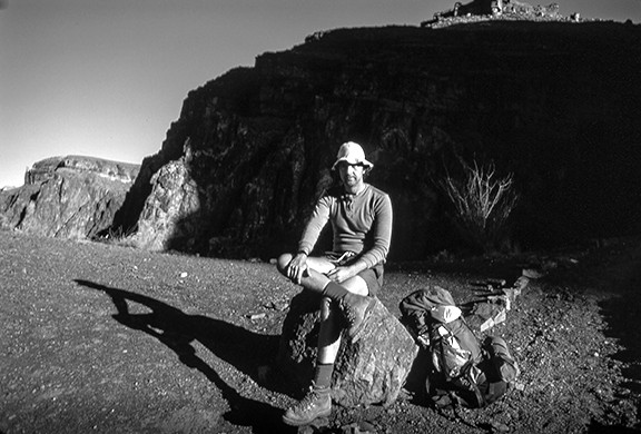 Charles Bowden, hiker, 1986 - JACK DYKINGA