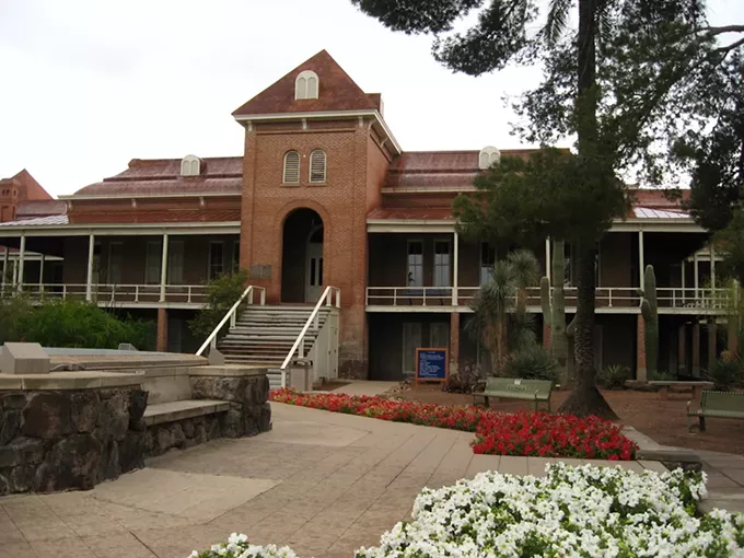 University of Arizona Launches New Master's Degree in Bilingual Journalism