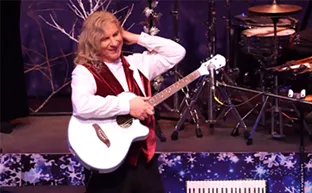 David Arkenstone celebrates Christmas in the desert