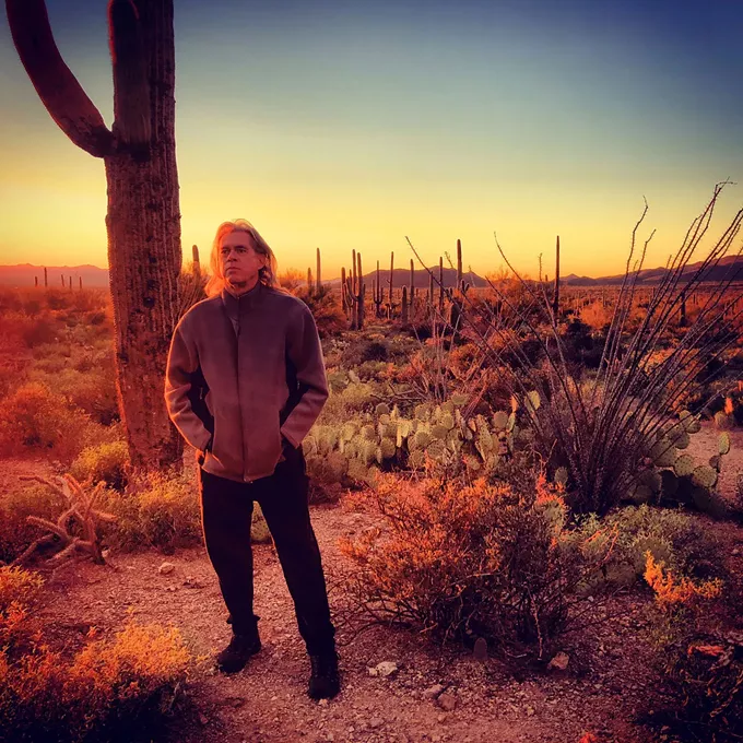 Far Out, Far In: Two new albums from Steve Roach help map meditation - Vimarsana News
